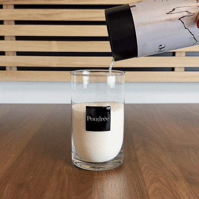 Poudrée à parfumer - Blanc